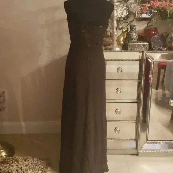 Tadashi collection beautiful strapless silk dress size 8
